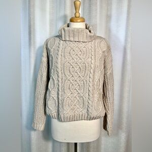 LOVE TREE - Cable Knit Turtleneck Sweater
